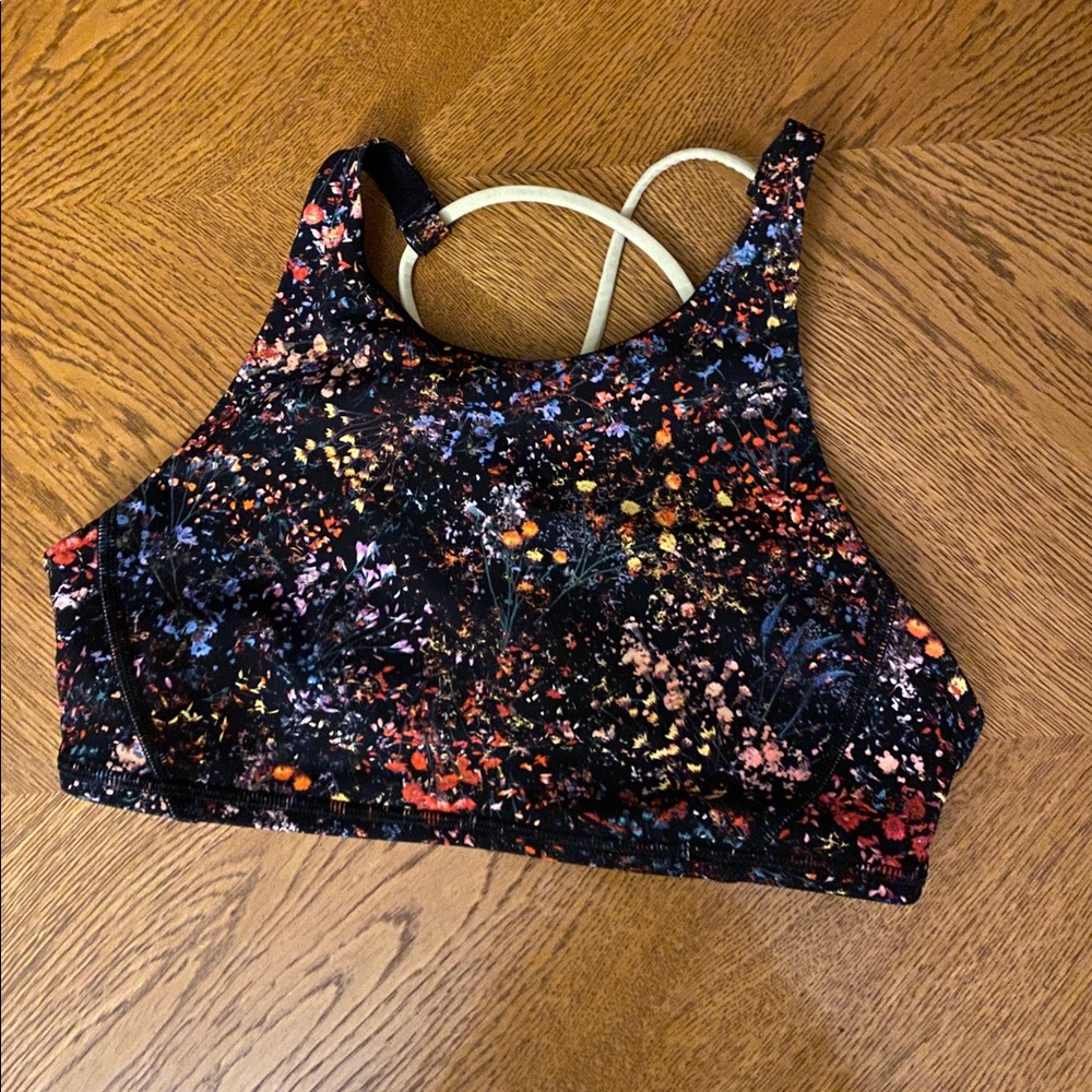 Lululemon Free to Be high neck bra